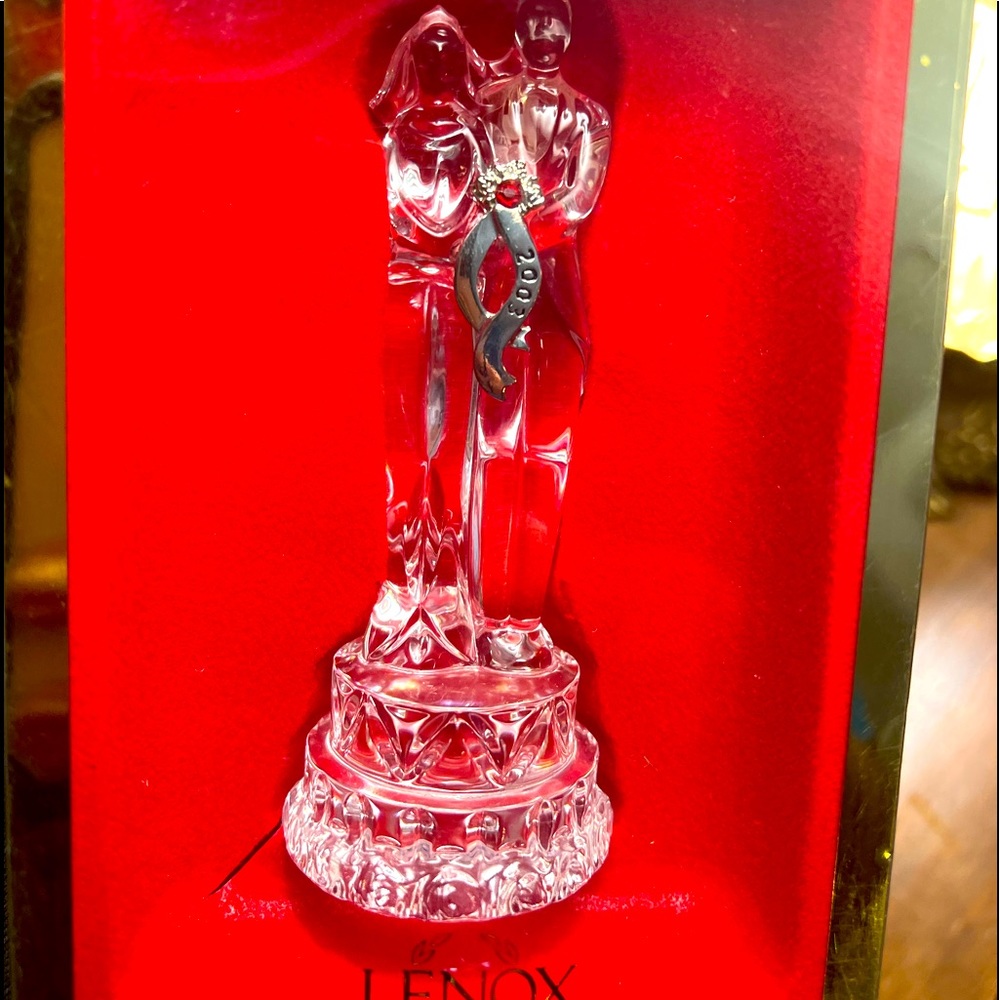 Lenox glass bride and groom 2003 in box cake topper